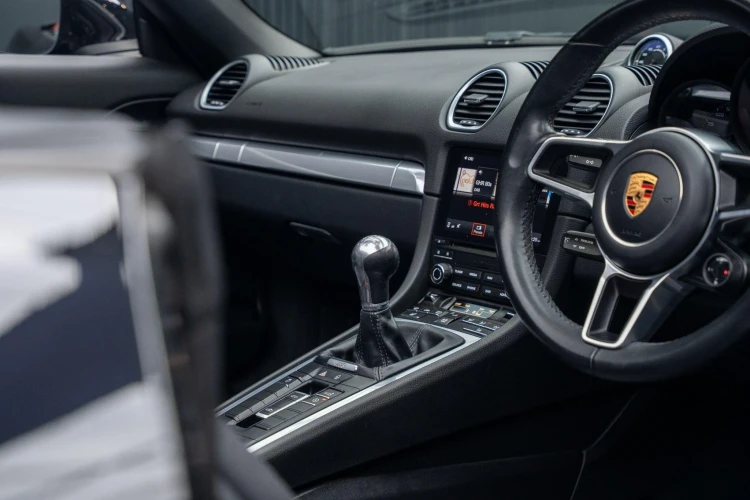 Vehicle Image 30
