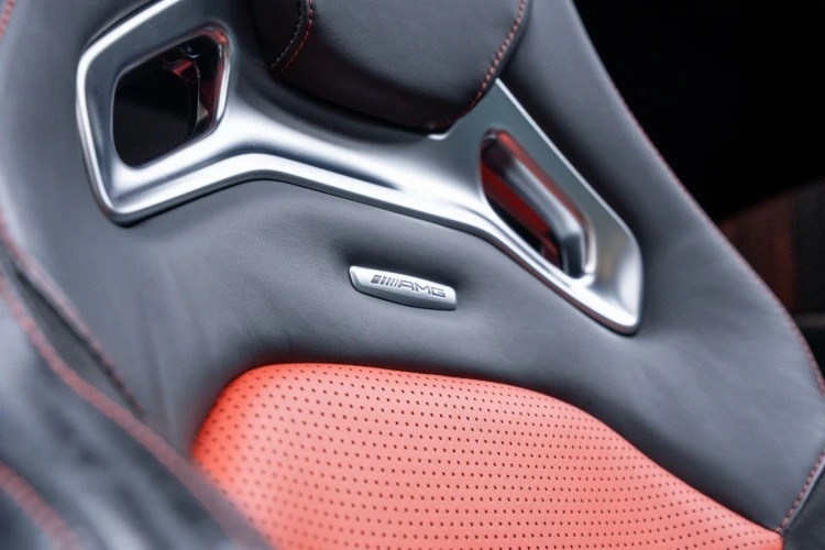 Vehicle Image 30