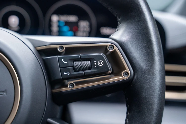 Vehicle Image 30