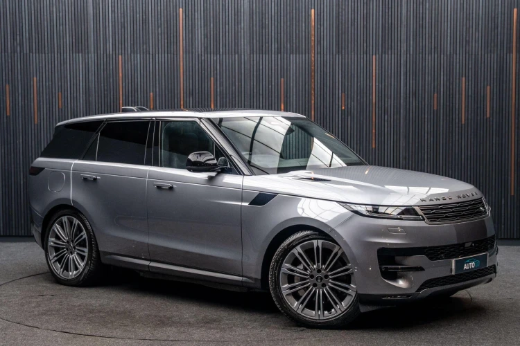 Vehicle Image 5