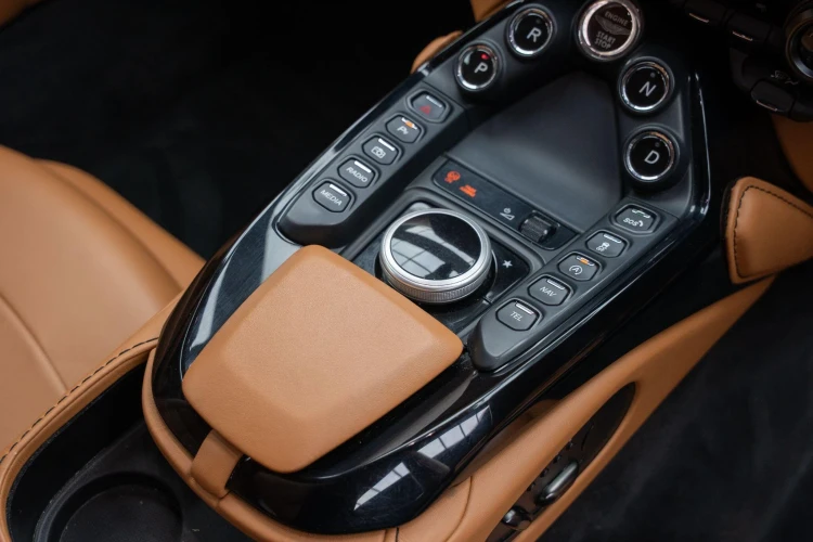 Vehicle Image 30