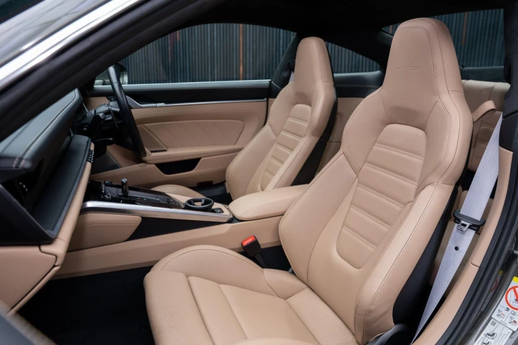 Vehicle Image 38