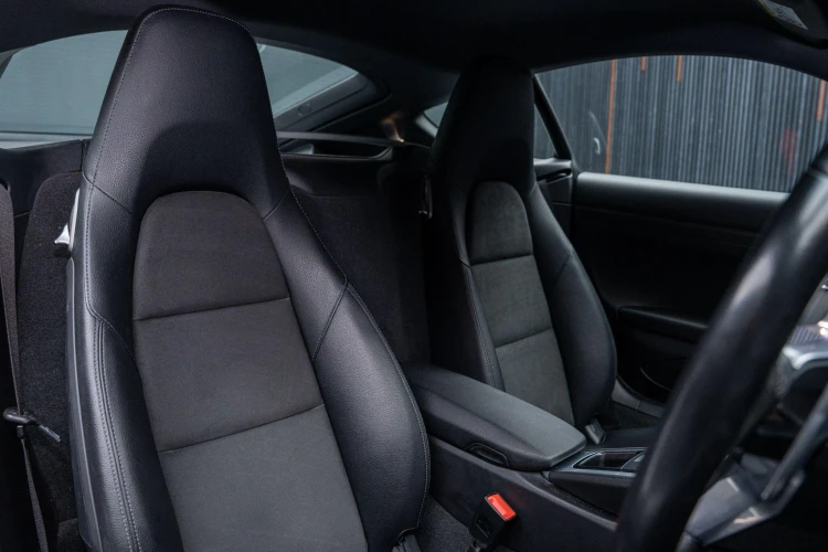 Vehicle Image 12