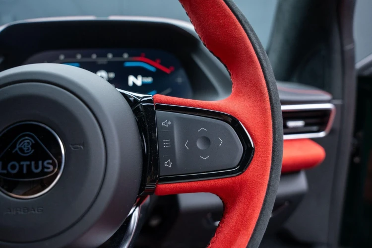 Vehicle Image 30