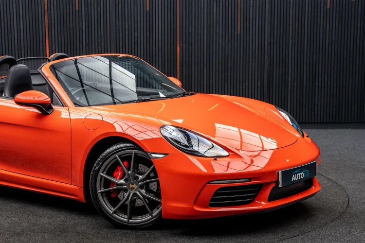 Vehicle Image 9