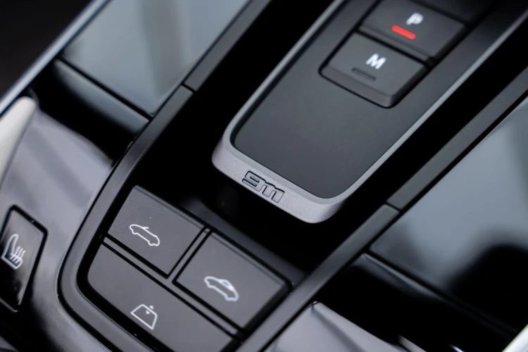 Vehicle Image 22