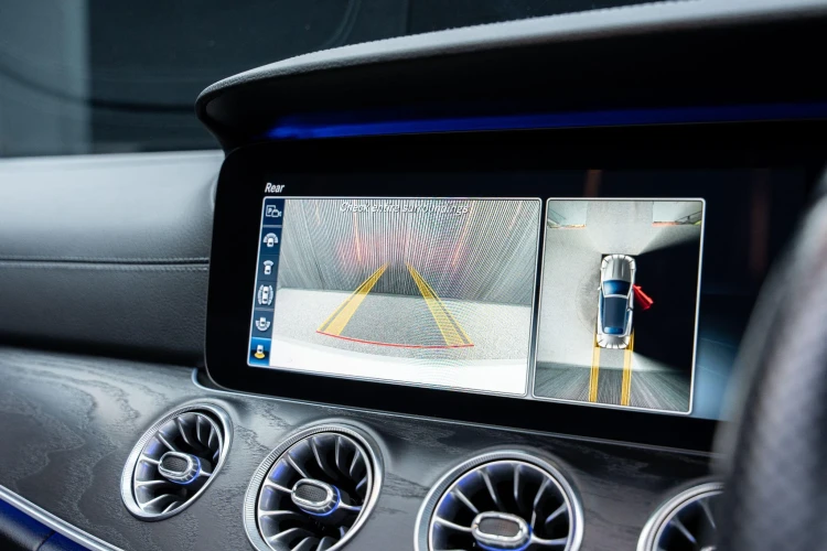 Vehicle Image 8