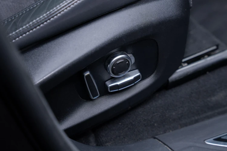 Vehicle Image 45