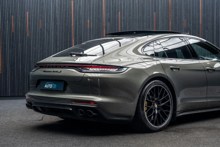 Vehicle Image 21