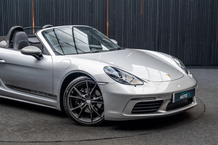 Vehicle Image 11