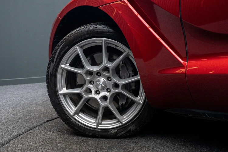 Vehicle Image 13