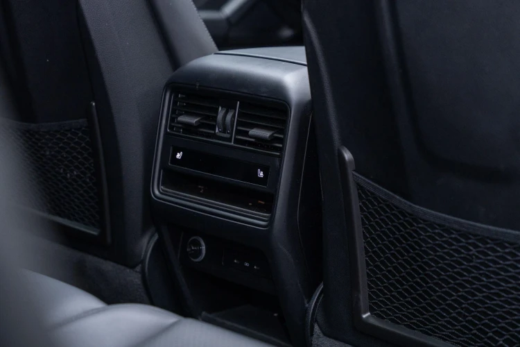 Vehicle Image 39