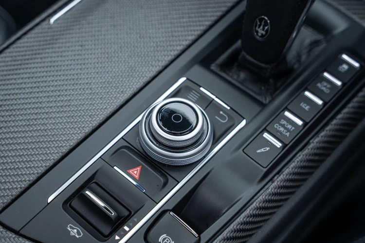 Vehicle Image 36
