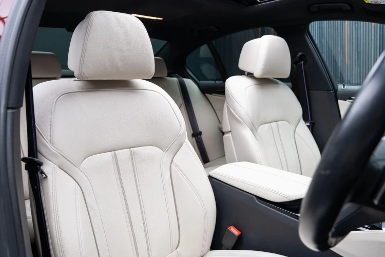 Vehicle Image 12