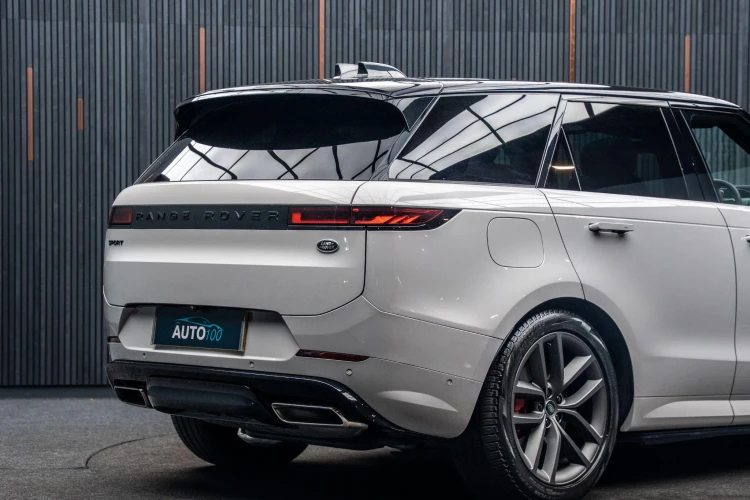 Vehicle Image 21