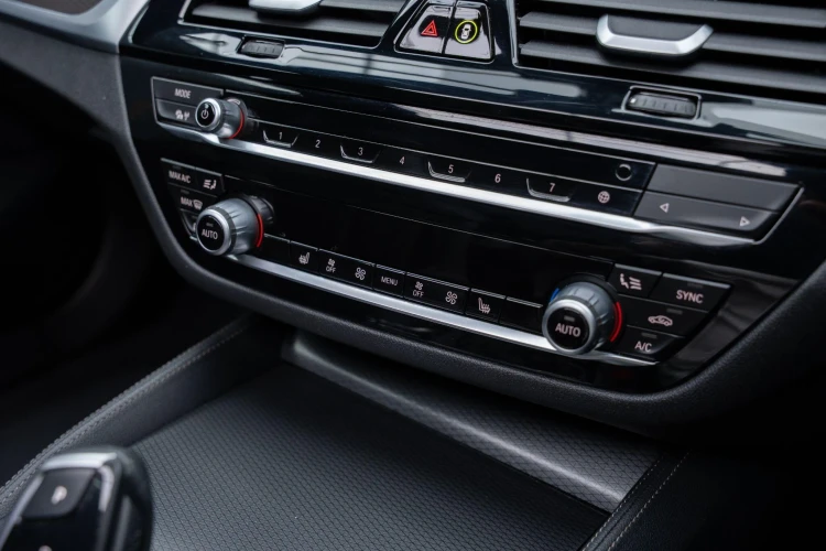 Vehicle Image 18