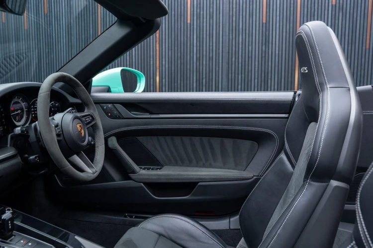 Vehicle Image 42