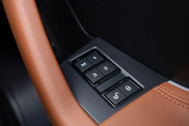 Vehicle Image 37