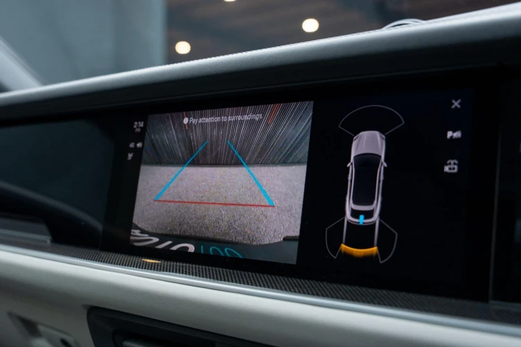 Vehicle Image 10