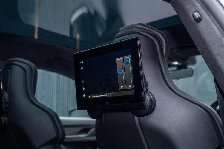 Vehicle Image 8