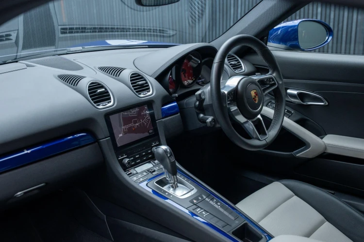 Vehicle Image 35