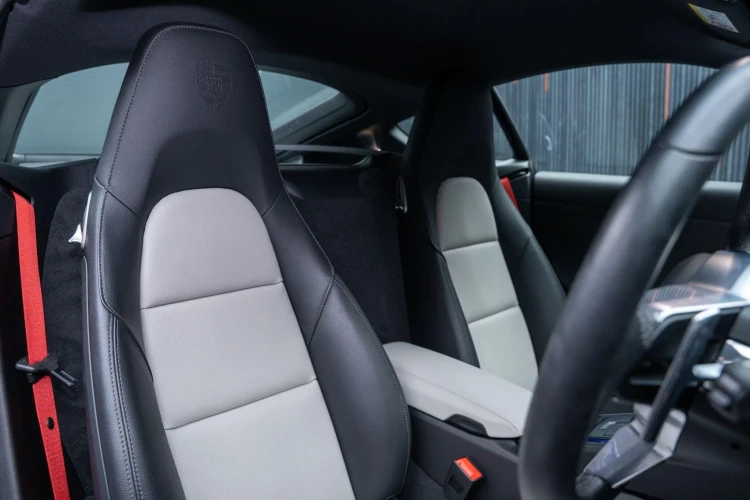 Vehicle Image 12