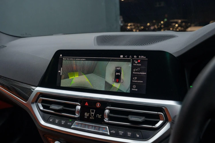 Vehicle Image 9