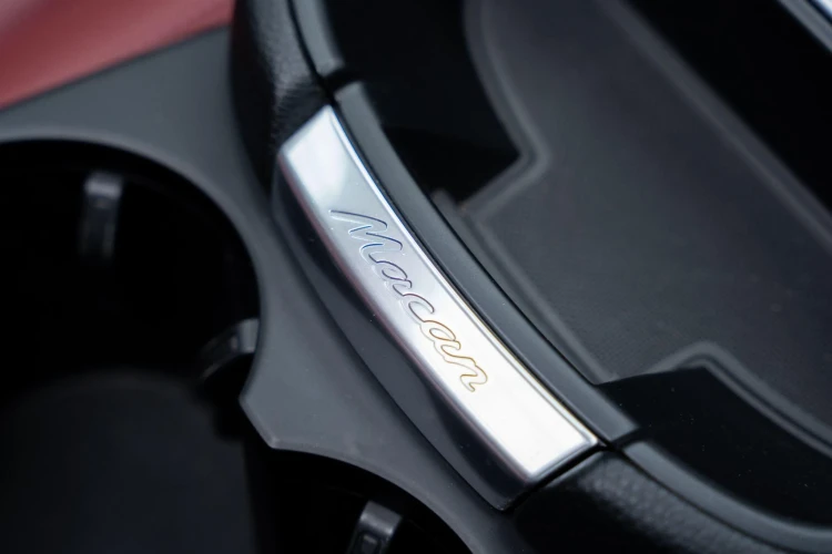 Vehicle Image 32