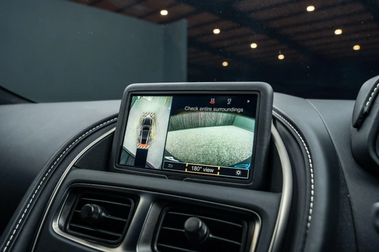 Vehicle Image 6