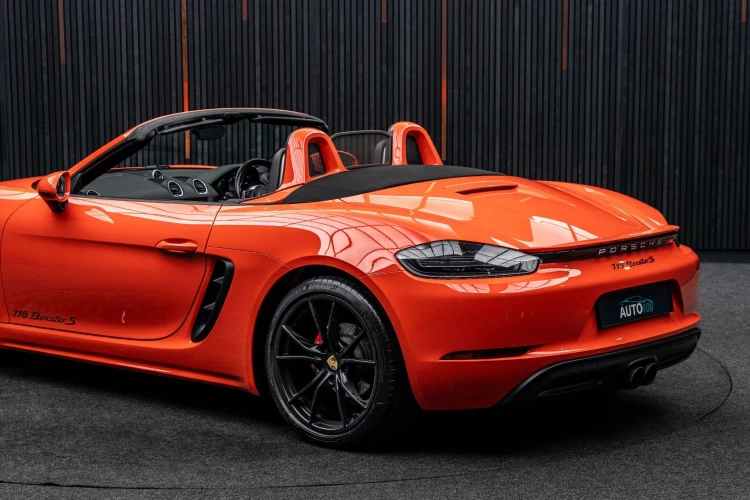 Vehicle Image 21
