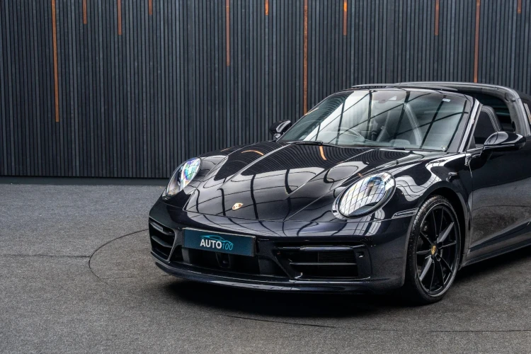 Vehicle Image 11