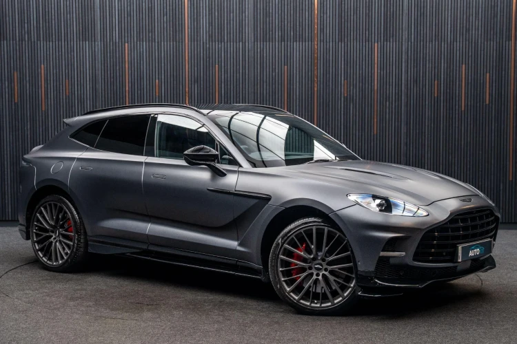 Vehicle Image 5