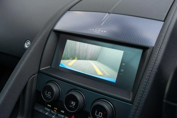 Vehicle Image 8
