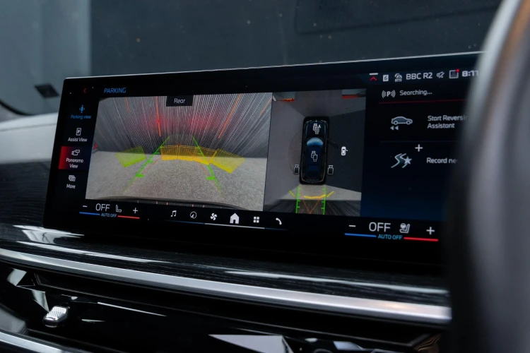 Vehicle Image 8