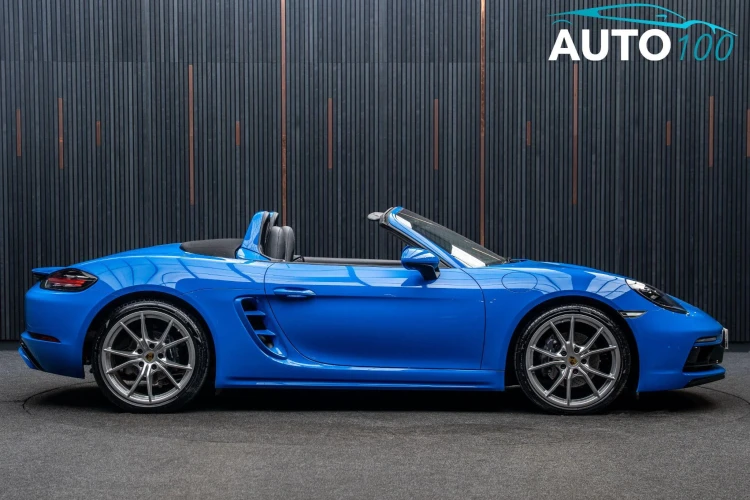 Vehicle Image 11