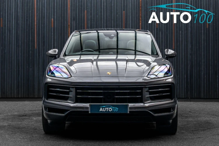Vehicle Image 9