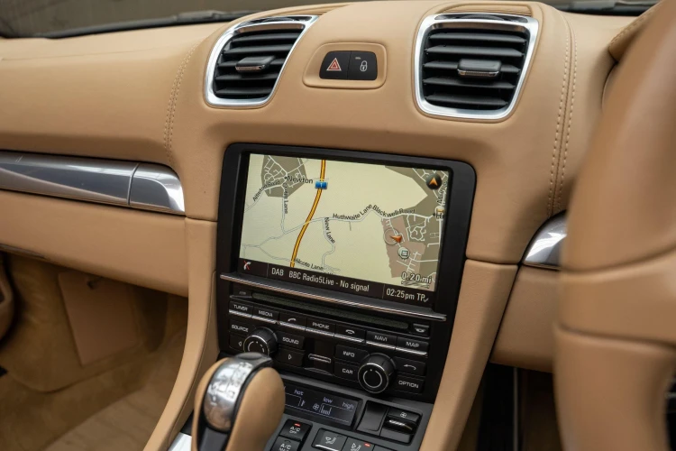 Vehicle Image 8
