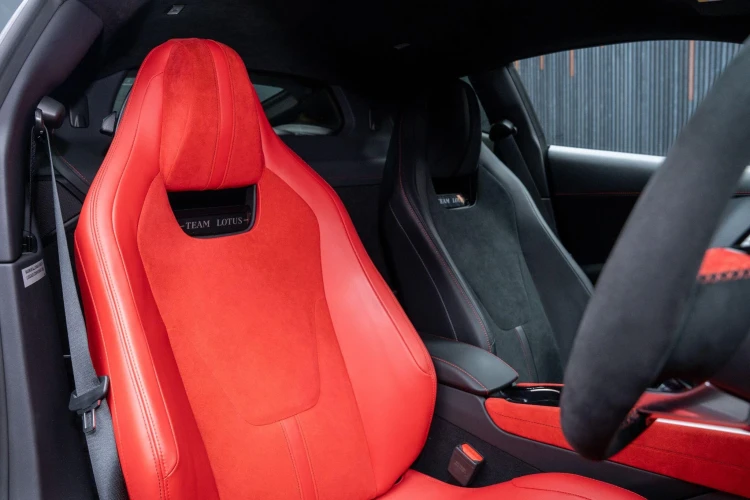 Vehicle Image 12