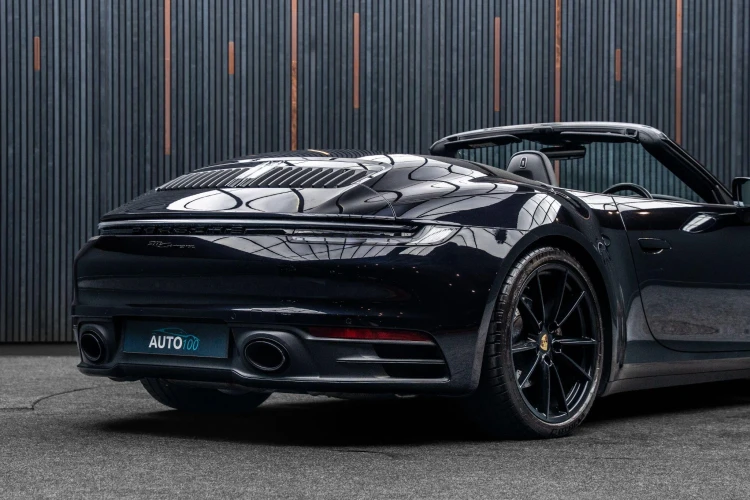 Vehicle Image 23