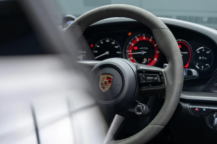 Vehicle Image 38