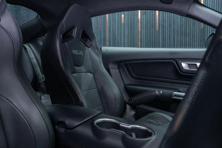 Vehicle Image 35