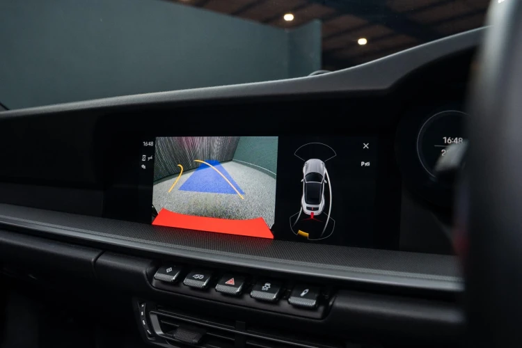 Vehicle Image 6