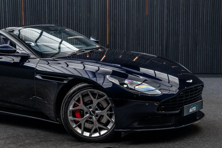 Vehicle Image 11