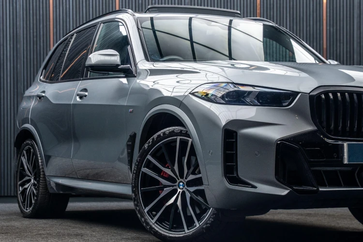 Vehicle Image 7