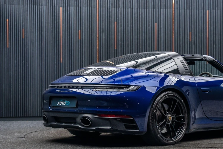 Vehicle Image 23