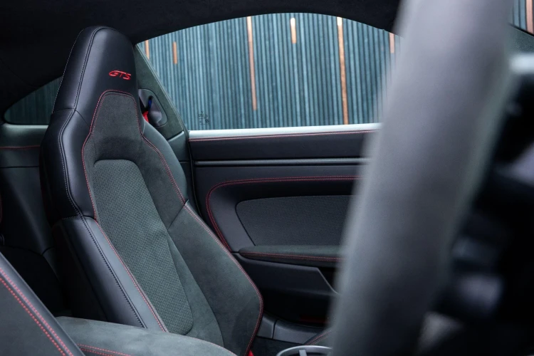 Vehicle Image 36
