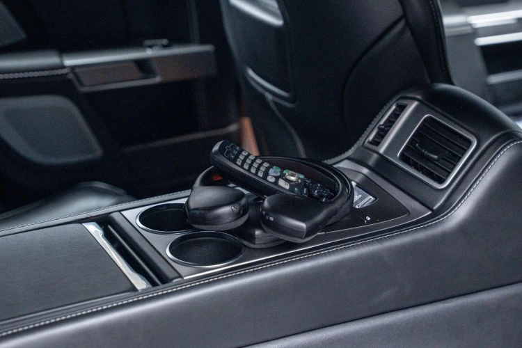 Vehicle Image 10
