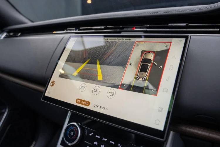Vehicle Image 10