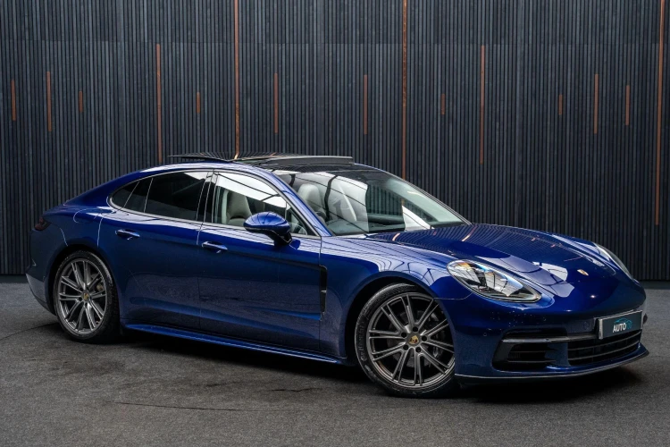 Vehicle Image 5