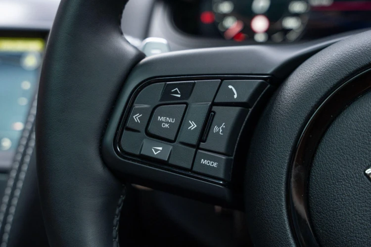 Vehicle Image 35